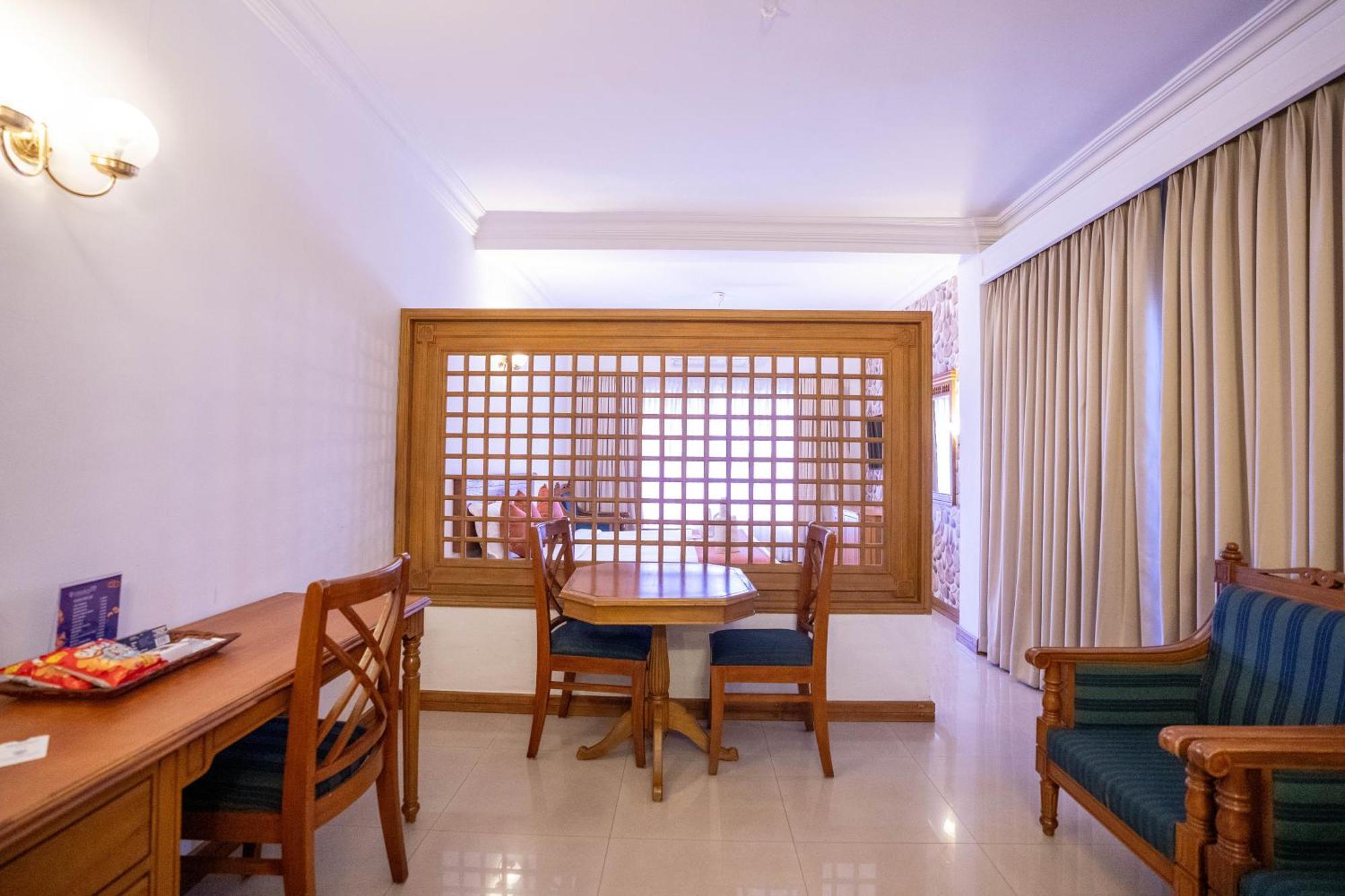 Casino Hotels Ltd Thrissur Exterior photo
